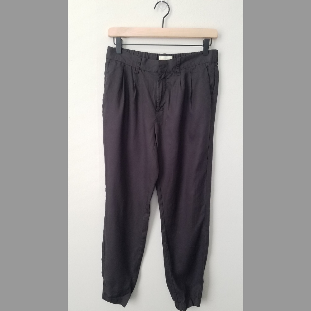 Gap Pleated Khaki Jogger Pant